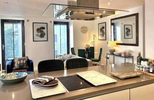Westminster Apartment | Elegant 2-Bed, 2-Bath Westminster Apartment with Air-Con