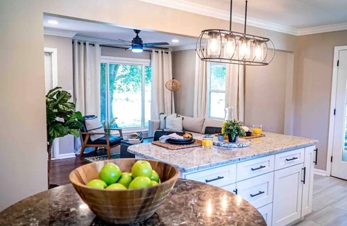 Clemmons House | Elegant 2BR Retreat Spa Showers Chef Kitchen Near Hospitals & Parks