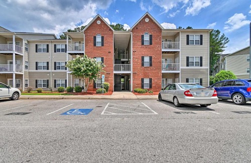 Westover Apartment | Elegant Fayetteville Condo 8 Mi to Downtown!