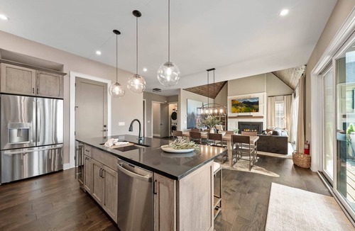 Lenoir House | ELEGANT HOME IN LUXURY COMMUNITY