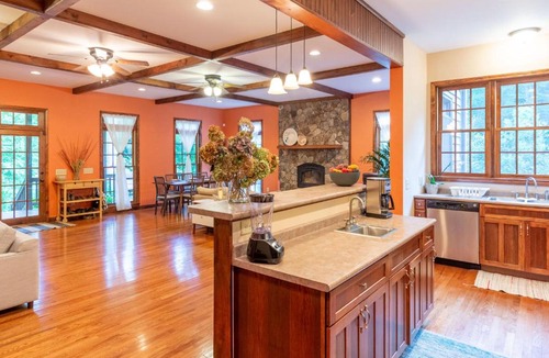 Almond House | Elegant Smoky Mountains Retreat