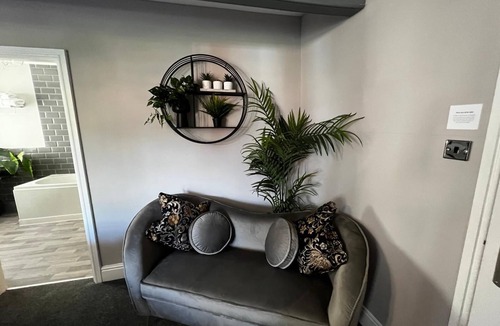 Holmfirth Hotel | Elephant & Castle