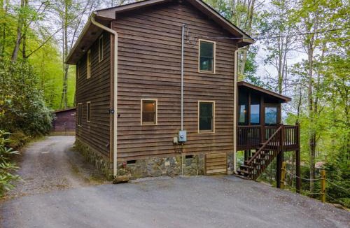 Maggie Valley House | Elk Ridge Retreat -Hot Tub- Firepit-Fireplace