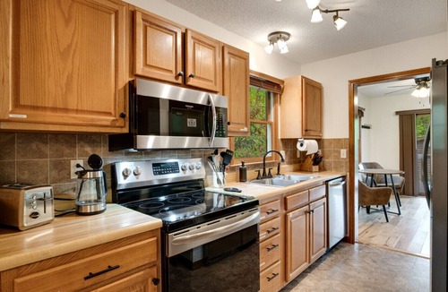 Maggie Valley Cabin | Elk Ridge Retreat -Hot Tub- Firepit-Fireplace