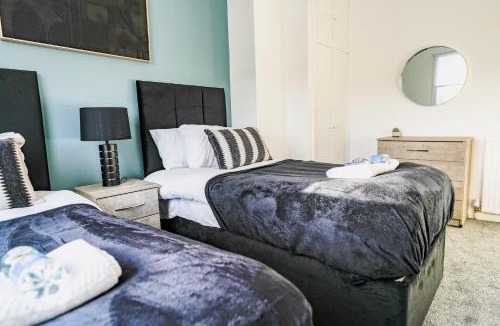 Bathgate House | Elm House