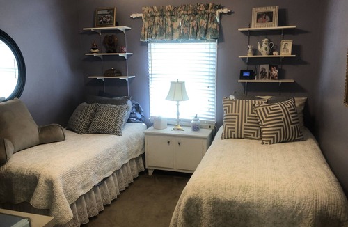 Elon House | Elon Private Guest Suite : 2 bedroom, Sitting room, bath, laundry