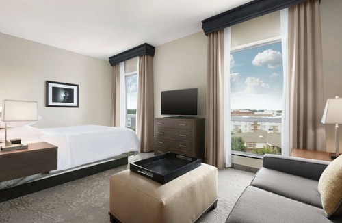 Charlotte Hotel | Embassy Suites by Hilton Charlotte Ayrsley