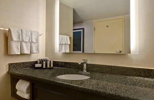 Winston - Salem Hotel | Embassy Suites Hotel Winston-Salem