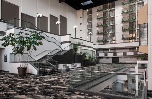 Winston - Salem Hotel | Embassy Suites Winston-Salem