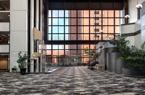 Winston - Salem Hotel | Embassy Suites Winston-Salem