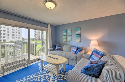 Emerald Isle House | Emerald Isle Townhome with Pool and Beach Access!