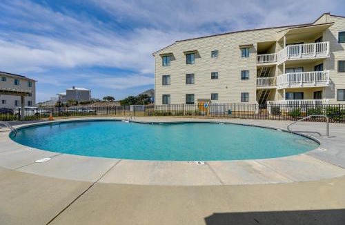 Emerald Isle Apartment | Emerald Isle Vacation Rental with Resort Pool!