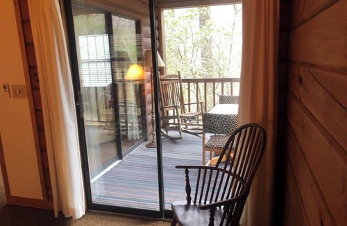 Cedar Mountain Cabin | Emerald Lake Cabin - Fishing - Couples - Lakefront - Cozy