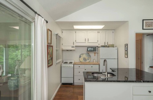 Cedar Mountain House | Emerald Lake Cottage - Families - Fishing - Biking