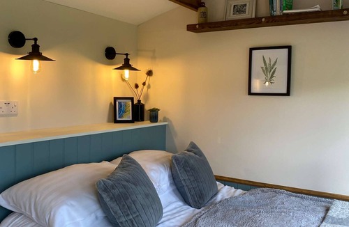 Llanfarian Cabin | En-suite Shepherds Huts