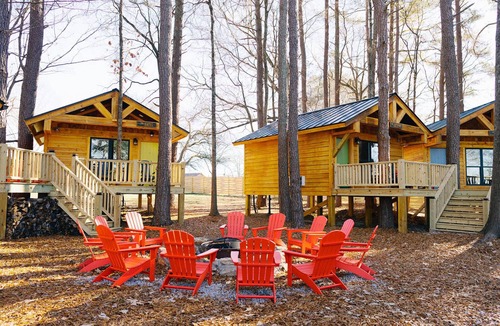 Franklinton Cabin | Enchanting Cabin Treehouse Retreat with Fire Pit - Perfect Getaway!