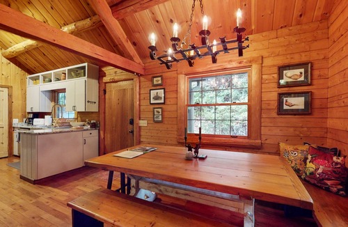 Lake Toxaway House | Enchanting Cabin with Hot Tub & Fire Pit Overlooking Golf Course at Lake Toxaway