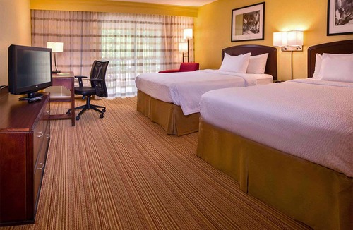 Durham Hotel | Enjoy a Hassle-Free and Suiting Stay! 3 Convenient Units, Free Parking, Pool