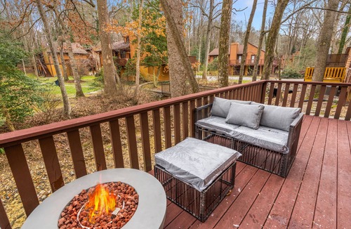 Fletcher Cottage | Enjoy a peaceful and relaxing stay at this cozy and charming cottage.