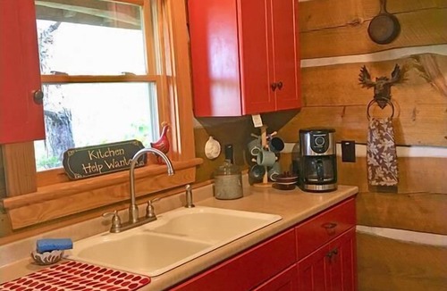 Sheepback Mountain Estates Cabin | Enjoy a slice of heaven from Treetop Cabin; majestic views, private, cozy, hot tub, AC.