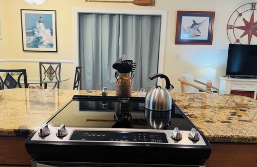 Morehead City House | Enjoy the Beach, Birds and Boats @ The Bluebird