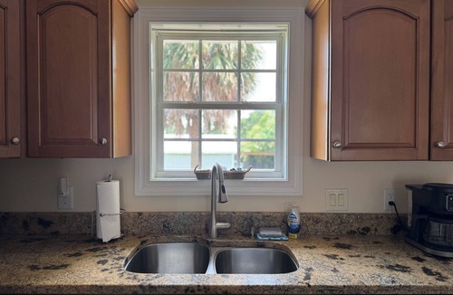 Morehead City House | Enjoy the Beach, Birds and Boats @ The Bluebird