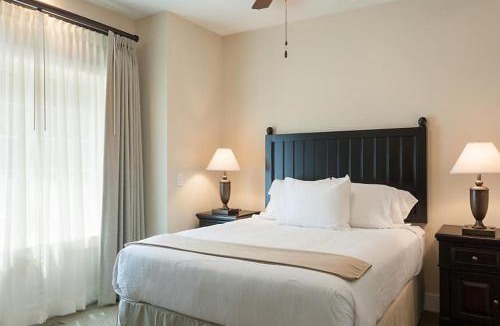 Cashiers House | Enjoy the Blue Ridge Mountains in this 2BD condo resort retreat