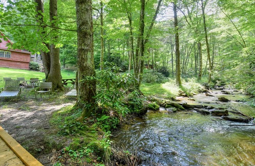 Maggie Valley Cabin | Enjoy the Creek! Spa! Family Oriented, Separate Cabin Available!