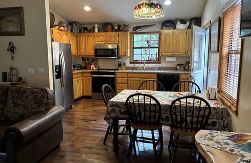 Topton Cabin | Enjoy the upcoming Fall season at Cabin Fever! Close to Nantahala Wedding Venue!