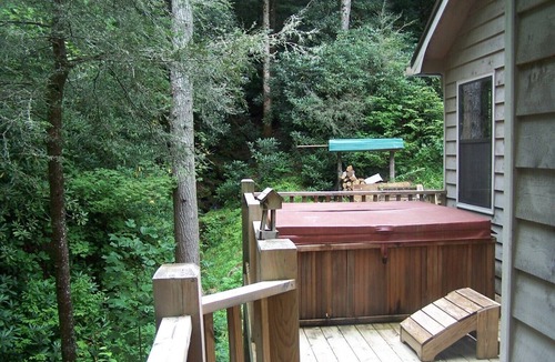 Topton Cabin | Enjoy the upcoming Fall season at Cabin Fever! Close to Nantahala Wedding Venue!