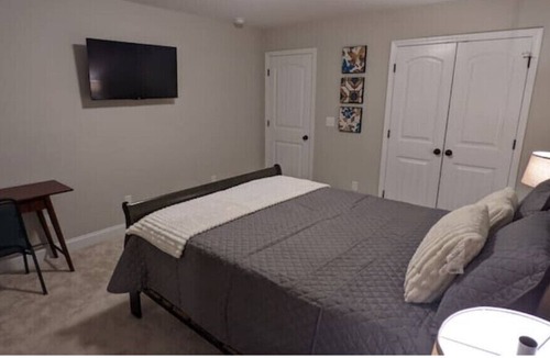 Belmont House | Entire Home In Belmont - Greater Charlotte Arean