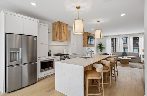Hurwood Heights House | Entire Nashville Complex | 18BR + 6 Hot Tub Roofs