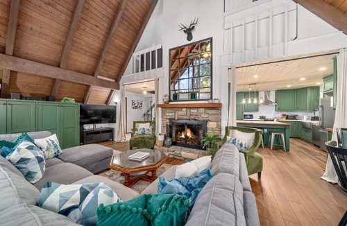 Brevard House | Escape to Our Charming A-Frame Retreat -Family Fun