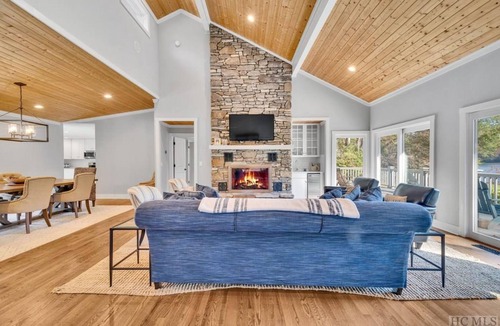 Lake Toxaway House | Escape to Serenity: Lakefront Paradise Awaits! AMENITIES INCLUDED