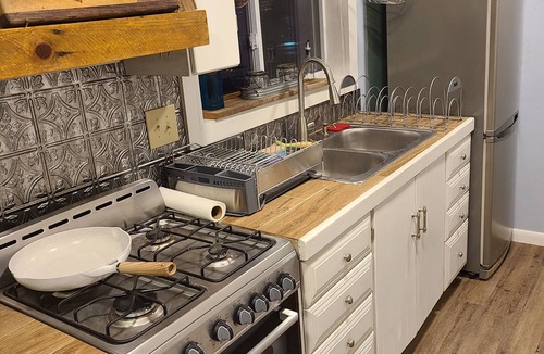 Millers Creek House | Escape to the NC Mountainside and stay in this unique Container home