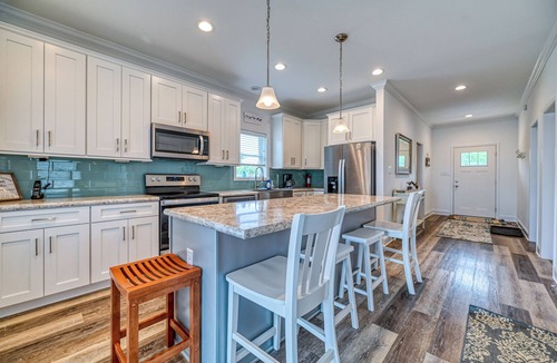 Island Oaks Cottage | Escape to the perfect family summer retreat!