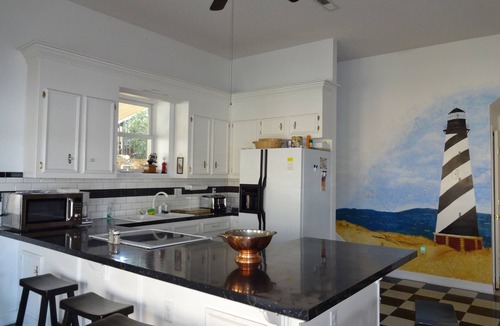 New London House | Escape to tranquility at Badin Lake