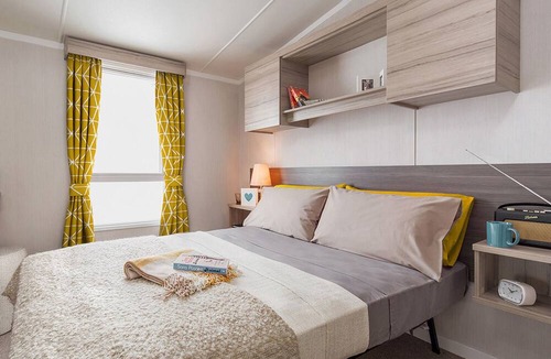Bishop Auckland House | Essential Clover Caravan (Sleeps 4, Dog Friendly)