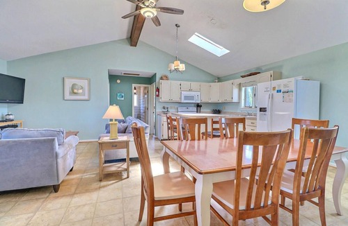 Sea Scape House | Everyone Needs Some Vitamin Sea