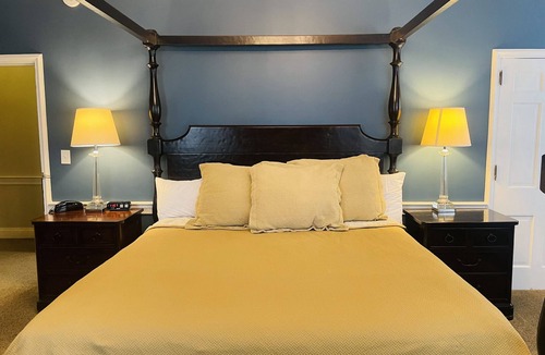Clemmons Bed & Breakfast | Excelsior at the Manor House