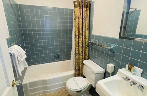 Clemmons Bed & Breakfast | Excelsior at the Manor House