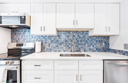 Siesta Key Village House | Exclusive complex - Private Heated Pool - 100 Steps to Beach - Village 5 minute walk