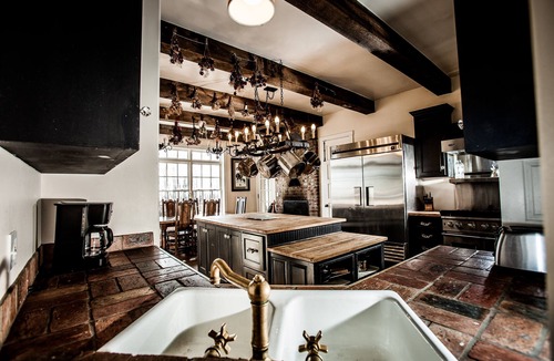 Jefferson House | Exclusive Use Resort and Event Space - SUMMER SPECIALS! CHRISTMAS SPECIAL!