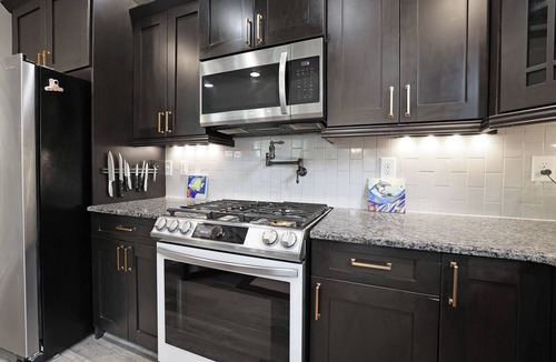 Durham House | Exec Townhome W/EV Car Charger
