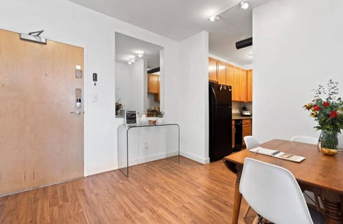 Greensboro Condo | Experience comfort near Greensboro Coliseum 6 min