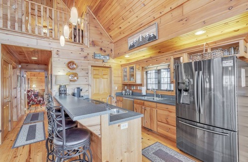 Lynn Cabin | Experience Luxury at The Sanctuary in Hendersonville by Sunscape Property Management