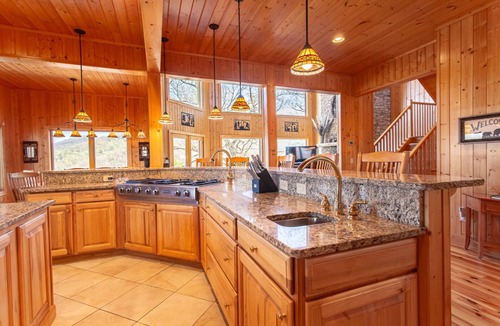 Whittier House | Experience luxury at the Whittier Summit Escape