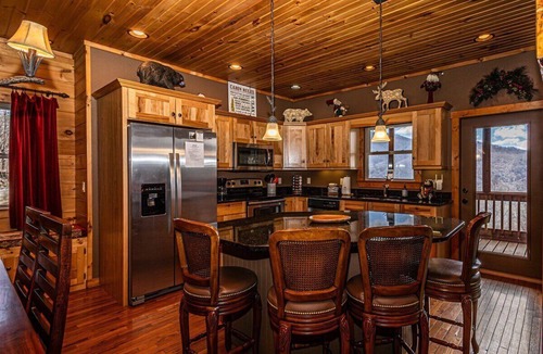 Bryson City Cabin | Experience mountain serenity at Millstone Lodge