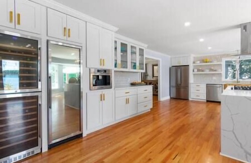 Portsmouth House | Experience Timeless Luxury at Cavalier Manor on a Lake