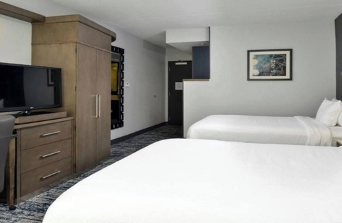 Downtown Wilmington Hotel | Explore Wilmington - Modern Stay Near Riverfront Paths and Historic Landmarks